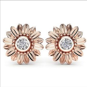 NEW💎18K Rose Gold Diamond Sunflower Stud Earrings